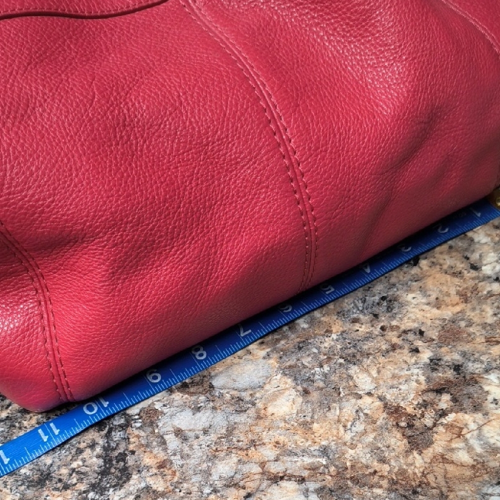 Coach Leather Shoulder Bag π Beautiful Strawberry Color π - Picture 13 of 16